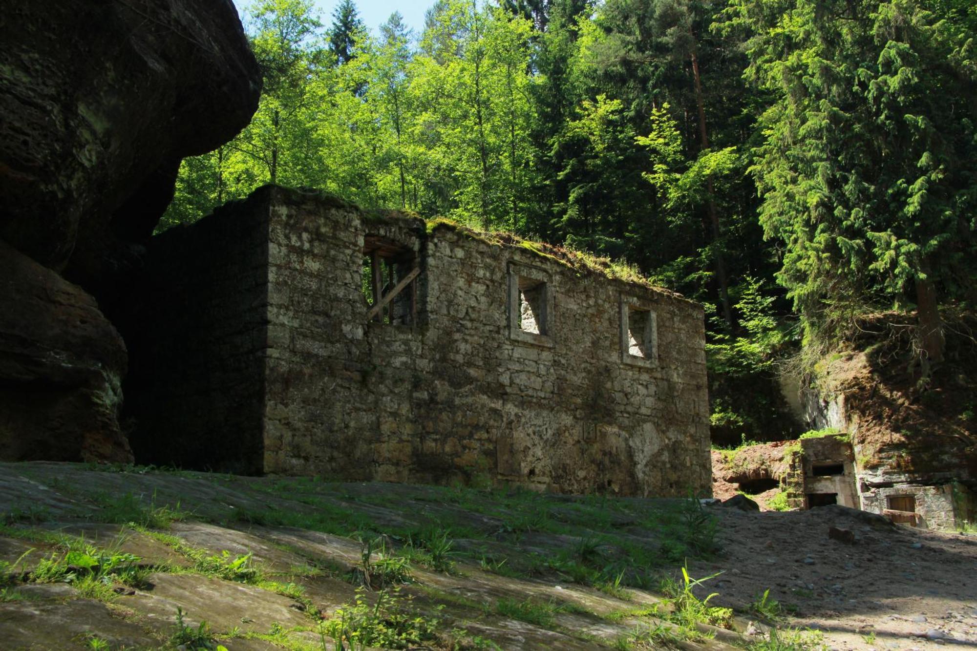 Pension-Restaurace Lugano Hřensko Exteriér fotografie